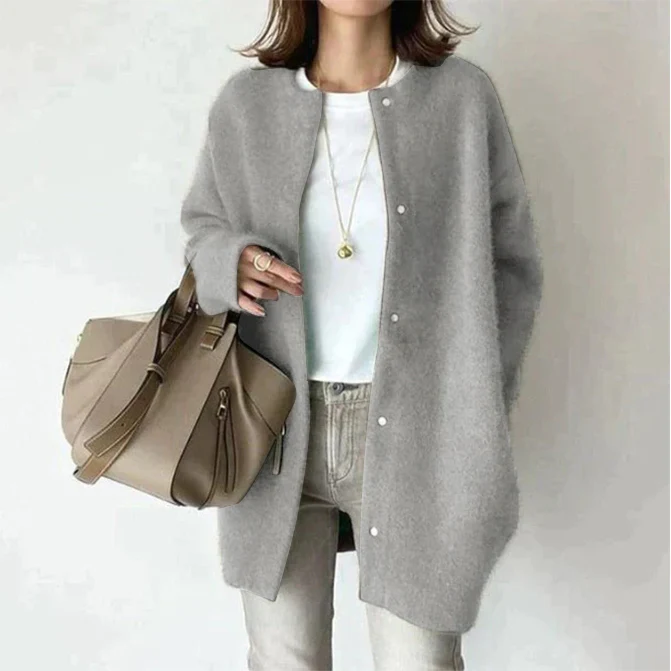 Ortrun – Elegantly Styled Coat
