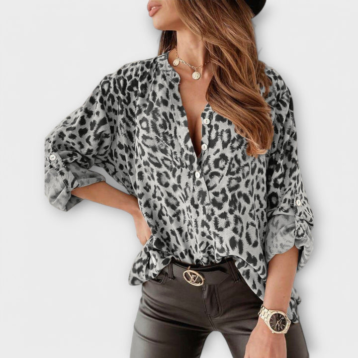 Britt – Moderná blúzka s leopardím motívom