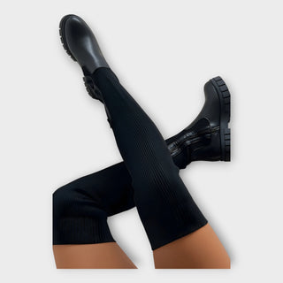 Minimalistické moderné čižmy