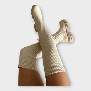 Minimalistické moderné čižmy