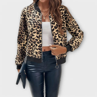 Jessika – Elegantný leopardí plášť