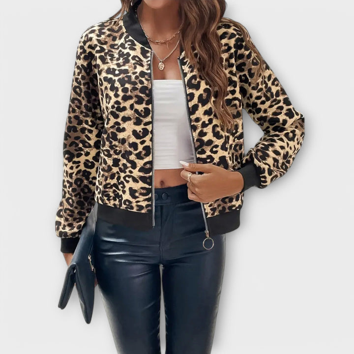 Jessika – Elegantný leopardí plášť