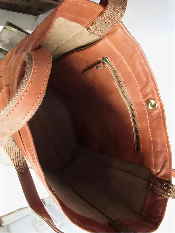 Klasická kožená crossbody taška